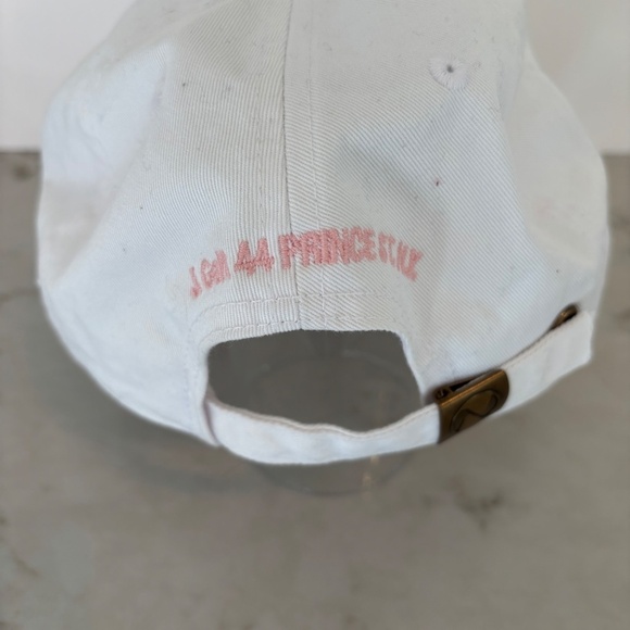 Brandy Melville Peachy Ballcap - Picture 2 of 3